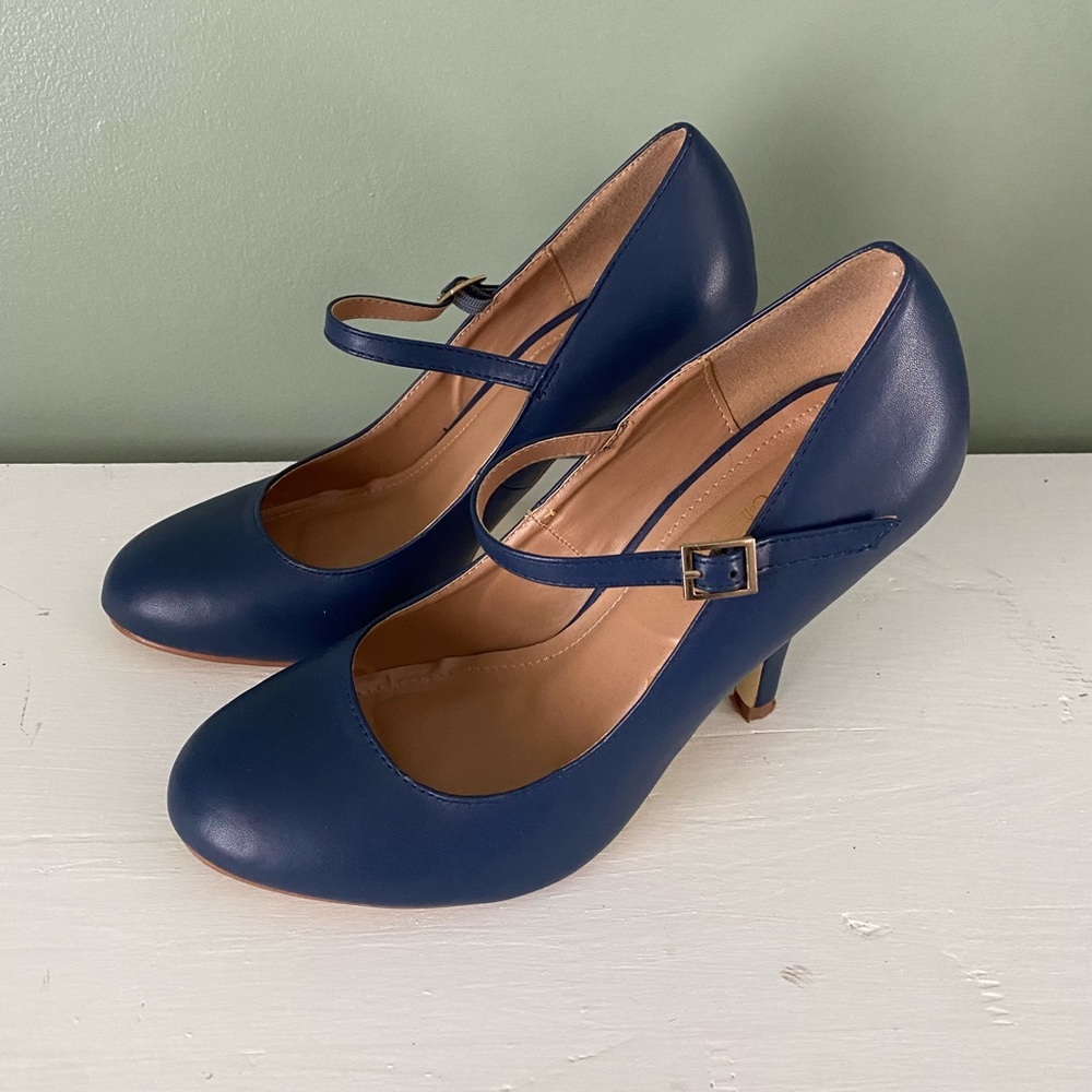 Journee Collection Mary Jane Heels